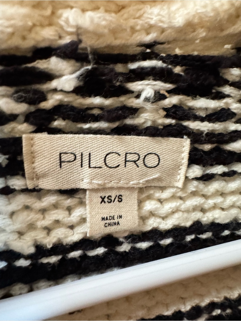 Pilcro Slouchy waves Ivory & Black Star Motif Knit Cardigan - Picture 5 of 10